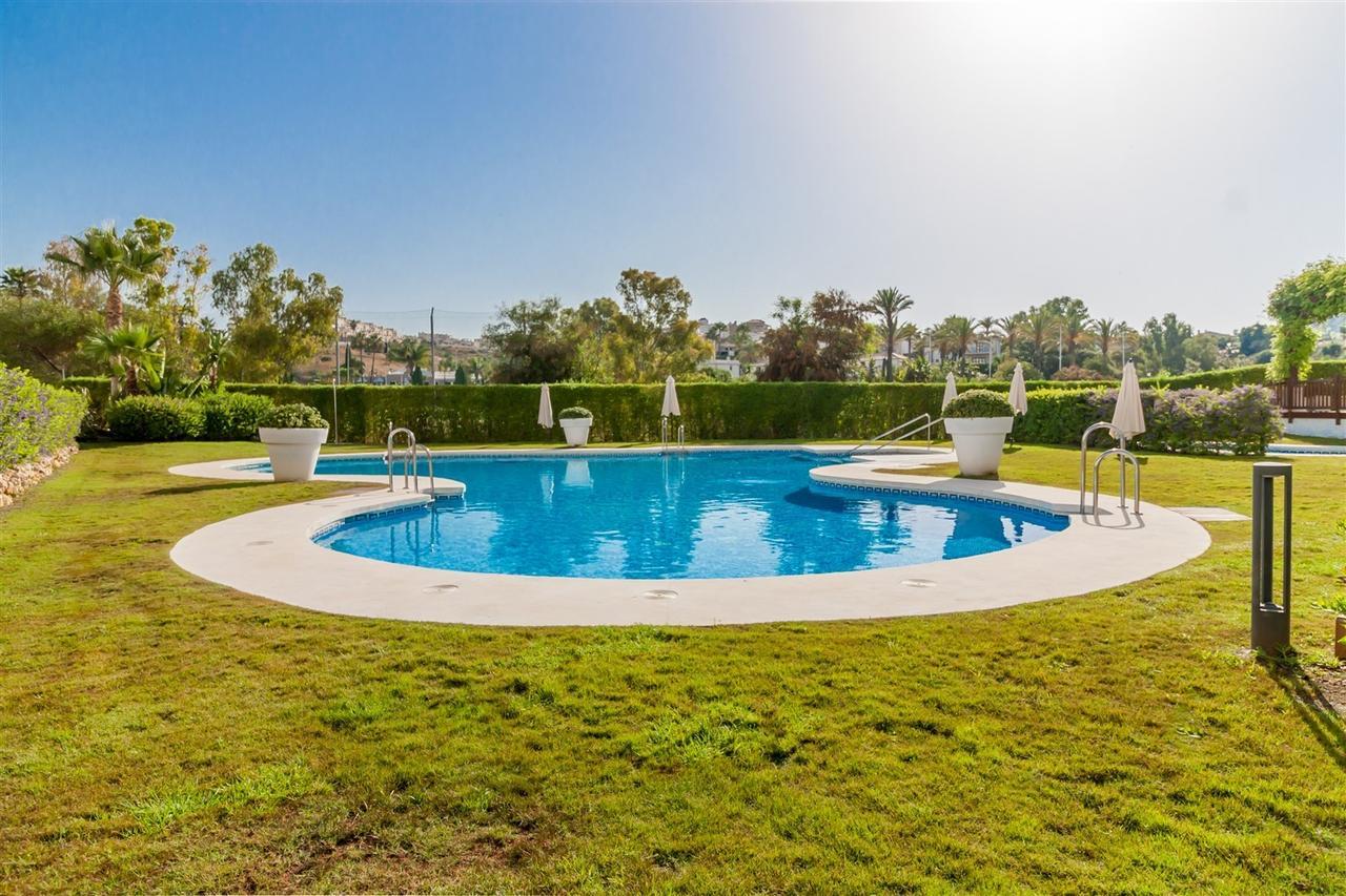 Golf Hill Estepona Canovas ภายนอก รูปภาพ
