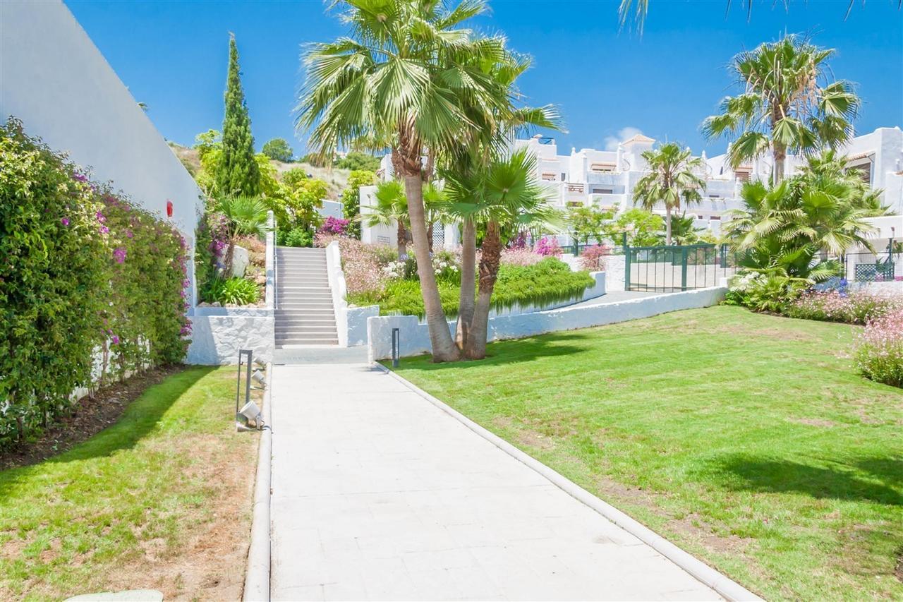 Golf Hill Estepona Canovas ภายนอก รูปภาพ